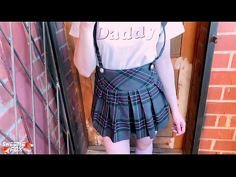❤️ Schoolgirl sûget har lul djip en neukt ynstee fan klassen. Pornofideo by wy ❤