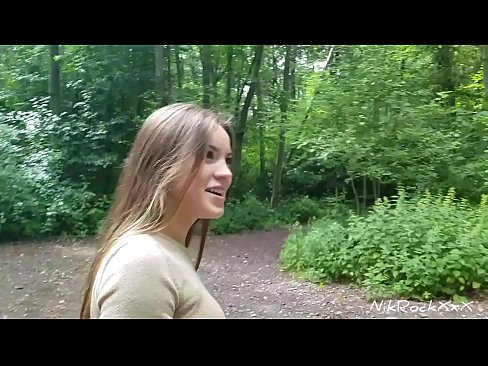 ❤️ Ik stelde Evelina foar dat wy op in iepenbier plak neuke! Se sei ja. Dan ik neukte har yn 'e kont en cum yn har mûle. Doe pikte se harsels. Pornofideo by wy ❤