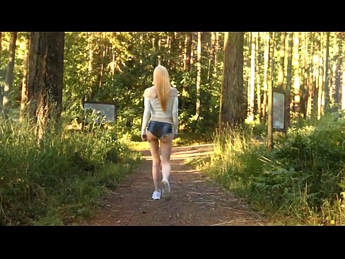 ❤️ Moaie frou beweecht stadich, net neaken video Pornofideo by wy ❤